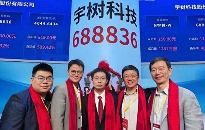 骑士两大新援现身训练馆!与哈登等人火热开练:备战新赛季冲冠
