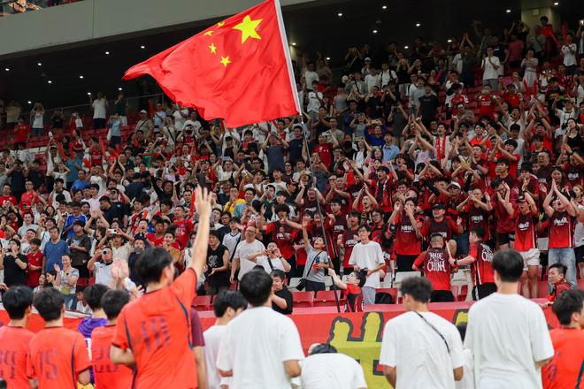 63年前,两场令人神往的“老甲A明星赛”在广州越秀山体育场上演