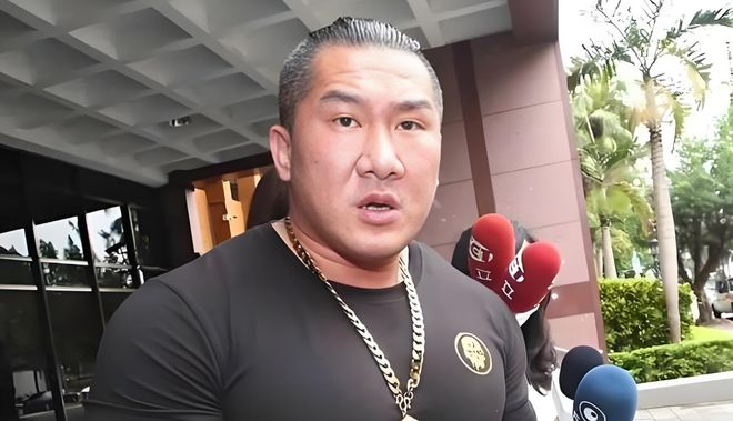 狂轰40分32板!男篮19岁天才两战杀疯了:下一个胡金秋就是他了?