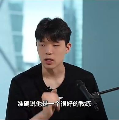男篮12人名单浮出水面：周琦缺席杨瀚森扛大梁，王俊杰高诗岩挺稳