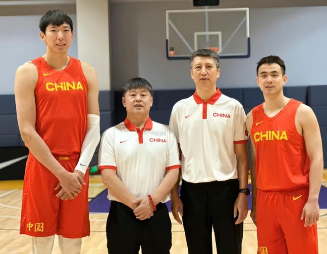 郑钦文首轮出局称有很多短板要补，吴易昺惜败德约被赞完成任务