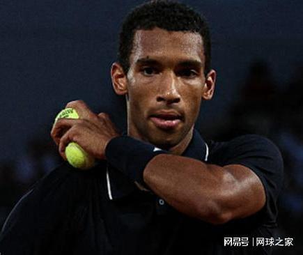 签一天短约！洛瑞将以猛龙球员身份正式退役：7号球衣也将退役