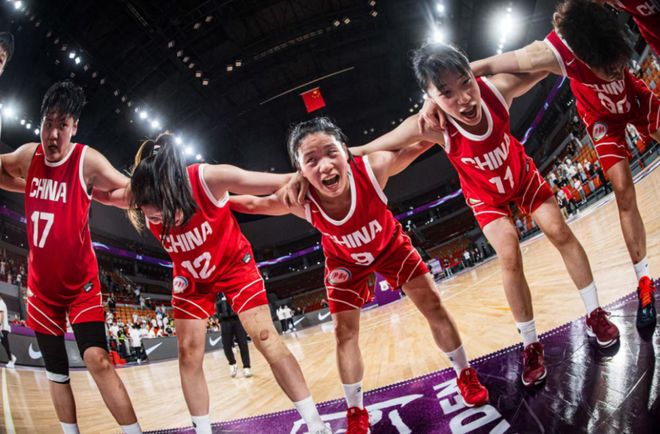 ESPN专家:詹姆斯大概率离开湖人 要腾5000万空间需放弃多人