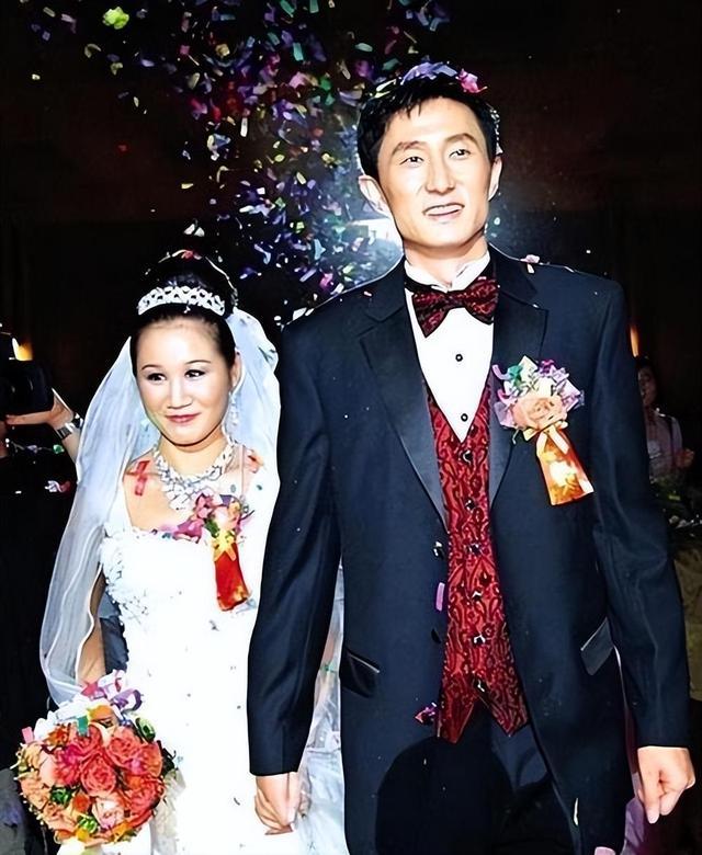 苹果硬件负责人马里布：每次看到有人给iPhone贴膜，我就浑身不自在