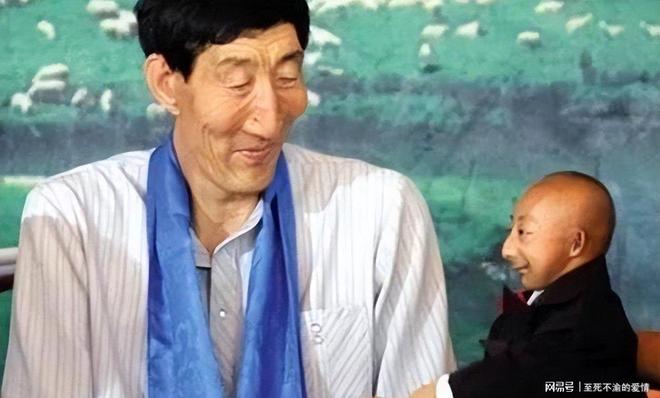 染红后微笑离场!前国脚怒批韦世豪:不顾集体利益 惯犯 永远改不了
