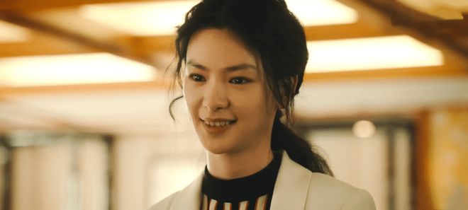 意大利门将布冯老婆出轨，身材火辣超模出身，出轨布冯多位队友