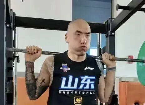 惨遭15分大逆转!女篮霸主加时3分惜败:杨力维空砍14分3板4助!