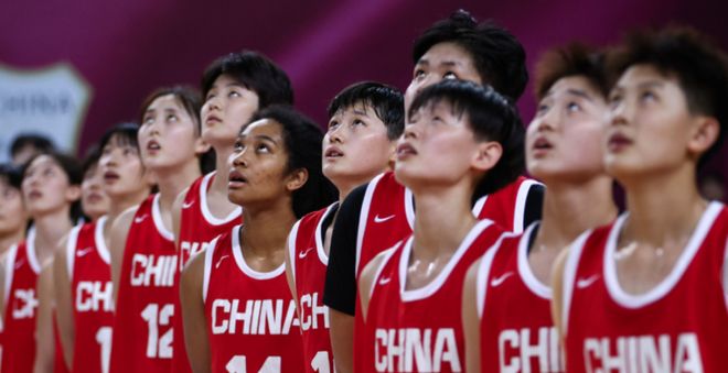 ESPN专家:詹姆斯大概率离开湖人 要腾5000万空间需放弃多人