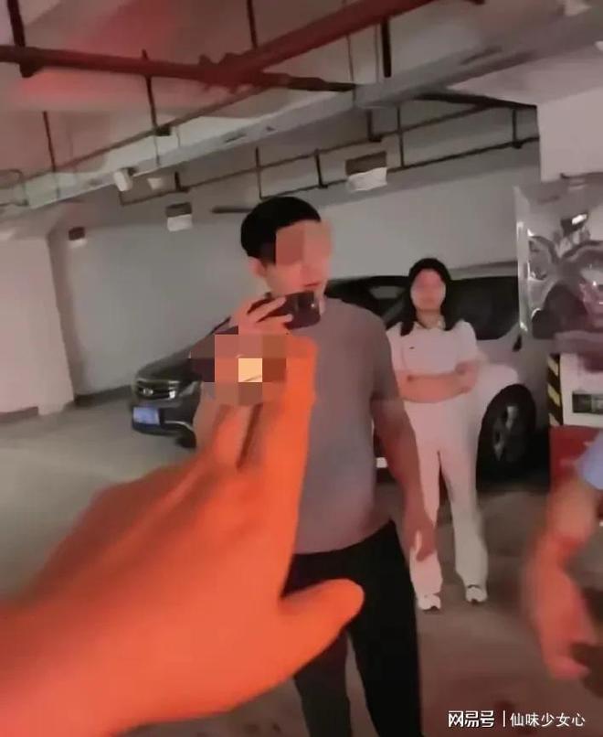 美加墨世界杯正酣,微短剧观众在手机里足球“狂欢”