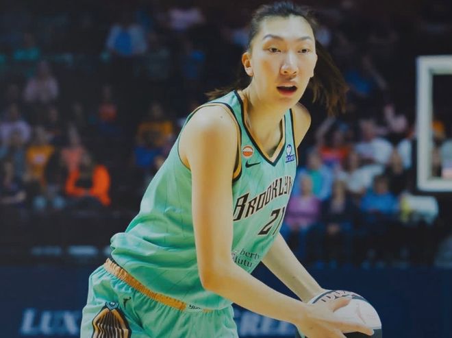 李昊首秀!韦世豪担任队长,国足对阵新加坡首发出炉,武磊替补