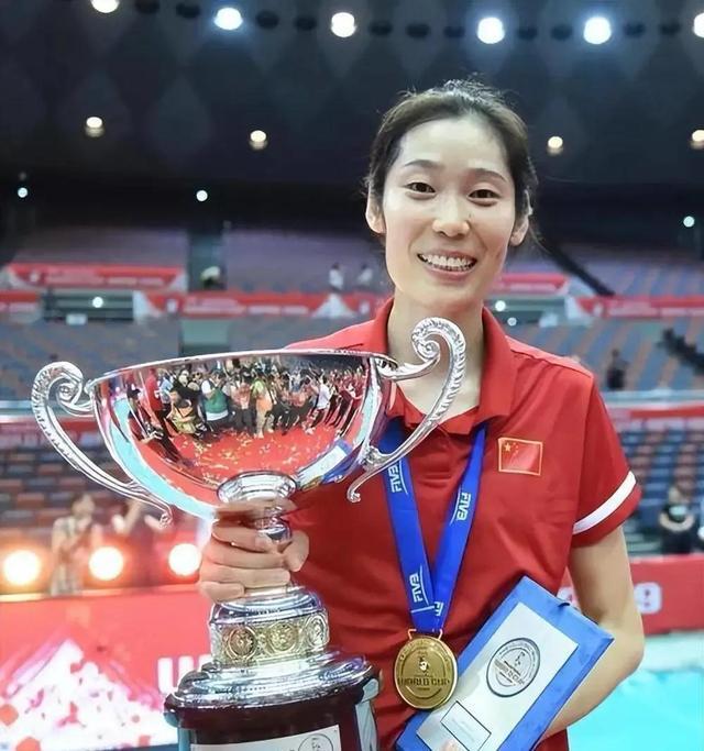 记者:特尔施特根接近永久转会加盟阿贾克斯