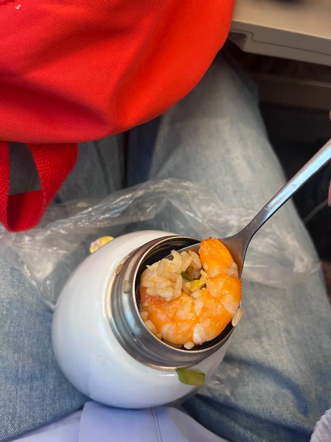 葡萄牙歌手:C罗有半神综合征!世界杯是十个人带一尊雕像!