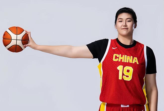 离谱!女篮25岁国手连续首发,10投0中 球迷:快送走