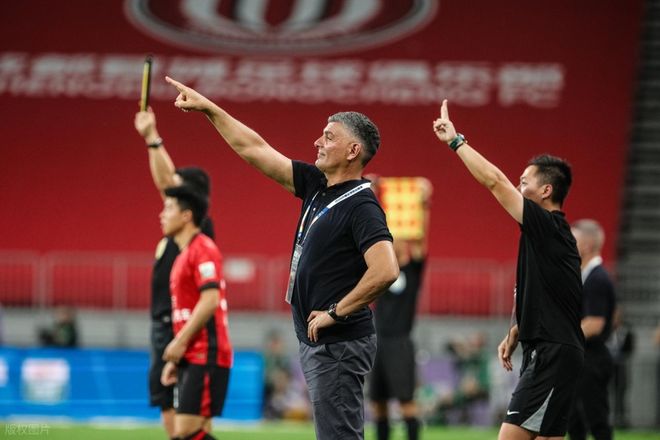 哥伦比亚队世界杯26人名单:拜仁7千万巨星领衔 34岁J罗第3次参赛