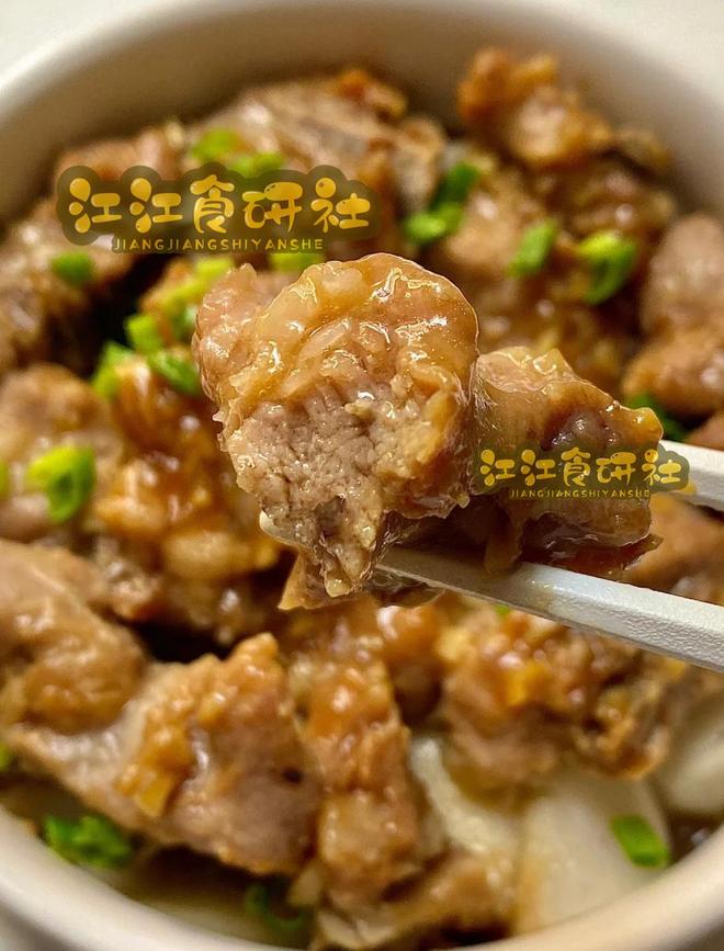 目睹妈妈跳楼,12岁女儿报完案,从同一窗口跃下,就因为辅导作业…